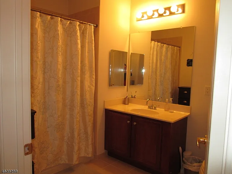 2411 Ramapo Ct — Photo 6