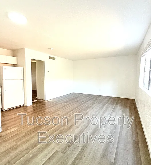 3810 E Monte Vista Dr #107 — Photo 4
