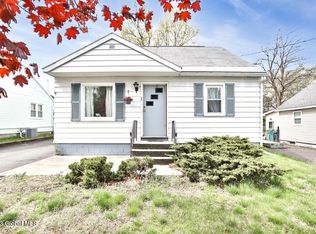 284 Sand Creek Rd, Albany, NY 12205