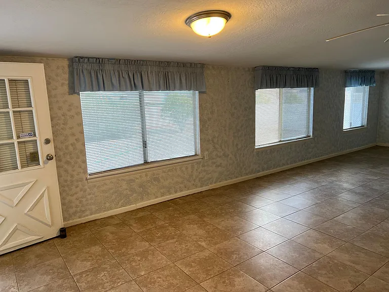 10946 W Canterbury Dr — Photo 22