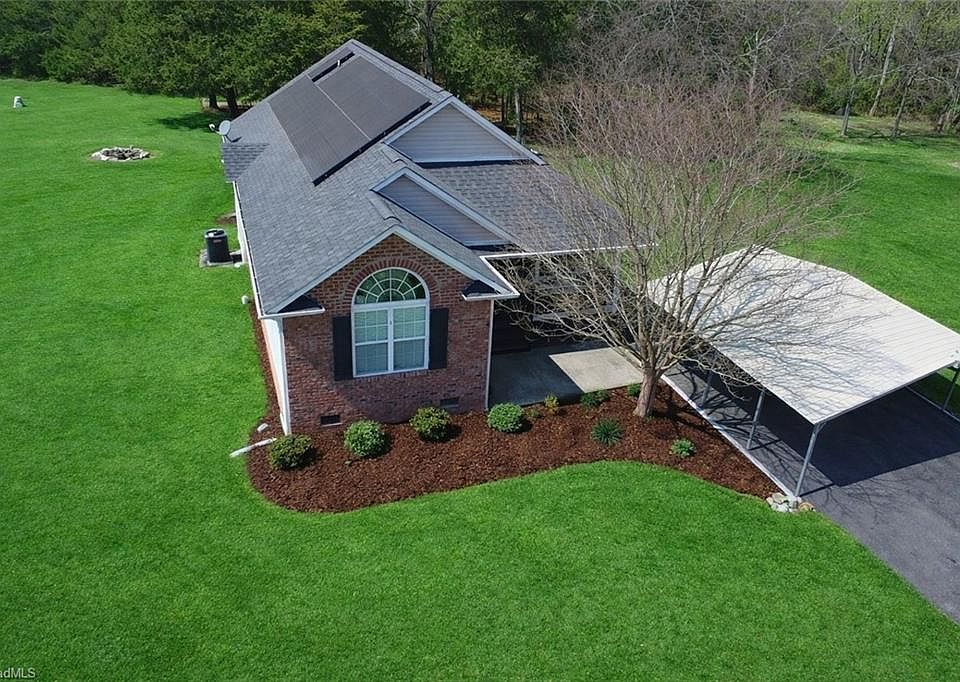 1st image of 2208 Foxfire Ln