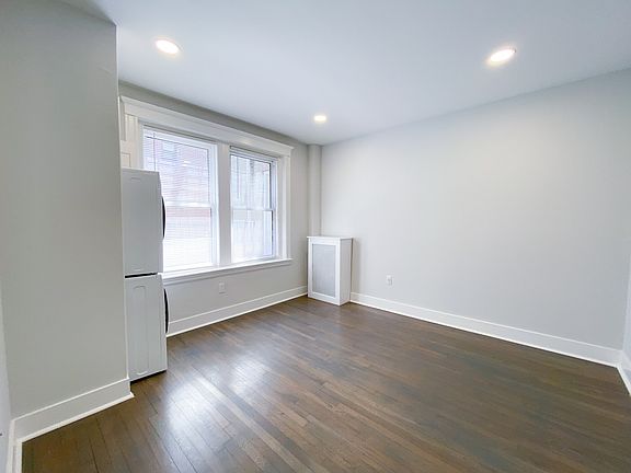 4th image of 151 Park Dr APT 8