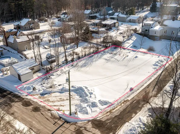 21 Saint Anthonys Road, Wakefield, NH 03872