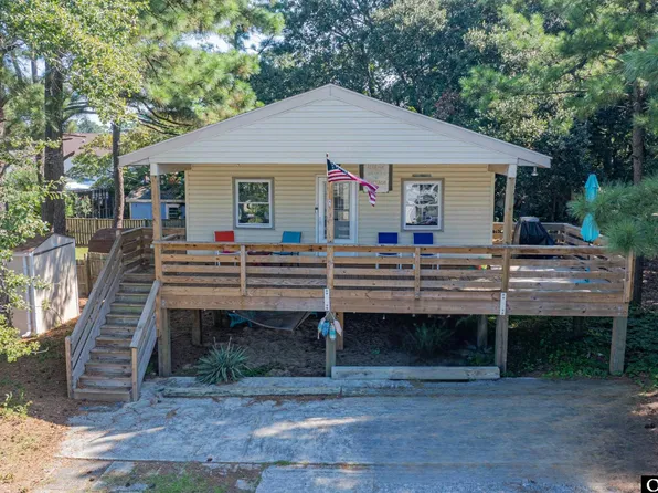 2041 Phoebus St, Kill Devil Hills, NC 27948