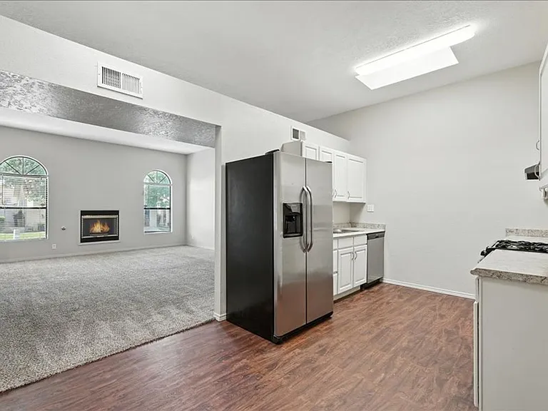 7901 Cockatoo Ln NE — Photo 9