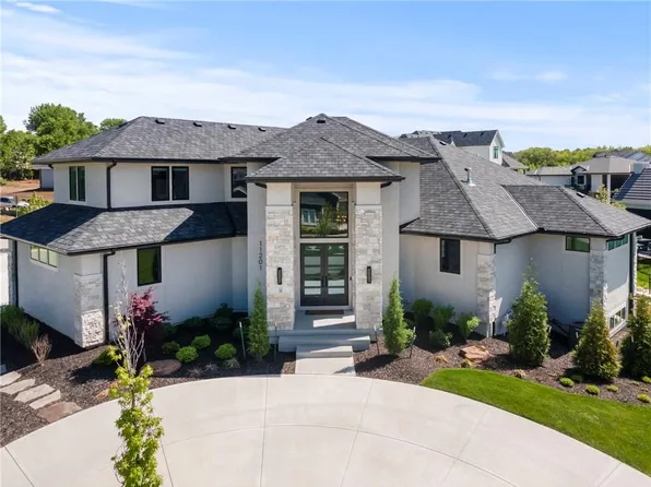 11201 W 169th St, Overland Park, KS 66221