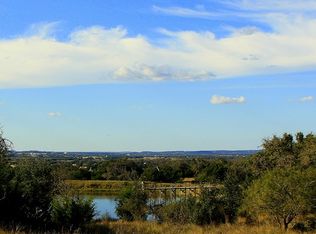 3 Old San Antonio Rd, Fredericksburg, TX 78624