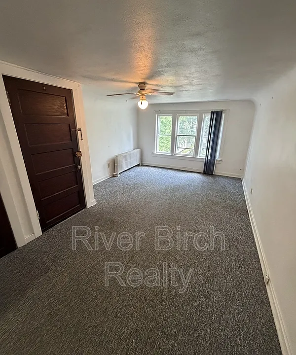 853 S Douglas Ave #4
