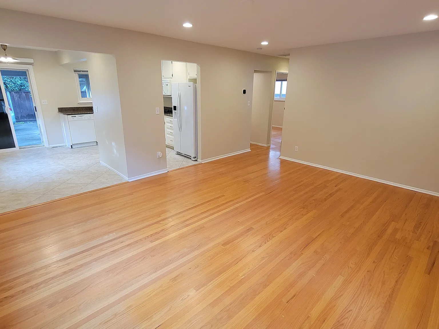 749 Harding Ave — Photo 2
