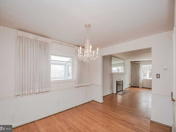 4th image of 5005 Flanders Ave