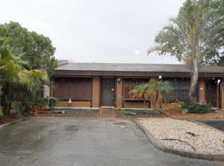 2311 Pine Needle Ct, Pembroke Pines, FL 33026