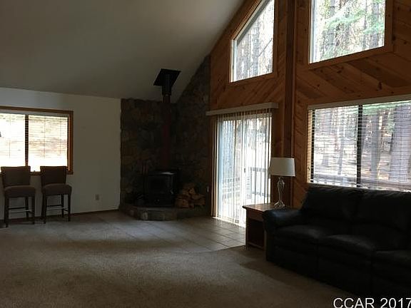 4th image of 1525 Lilac Dr