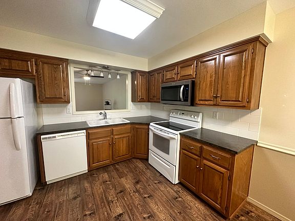 4th image of 15 Wolviston Cir