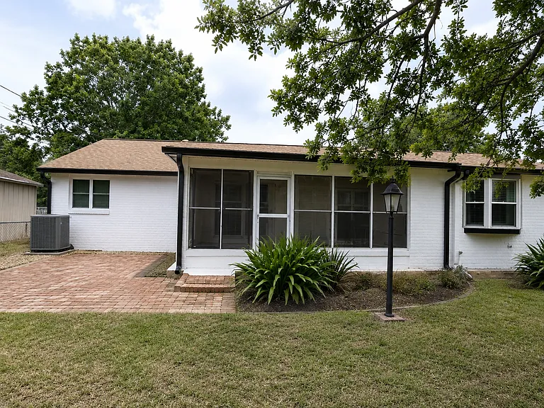 1604 Lorrie Dr — Photo 18