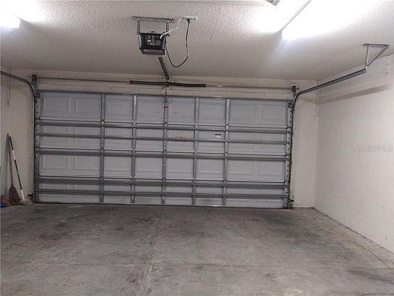 3rd image of 205 Marion Oaks Trl