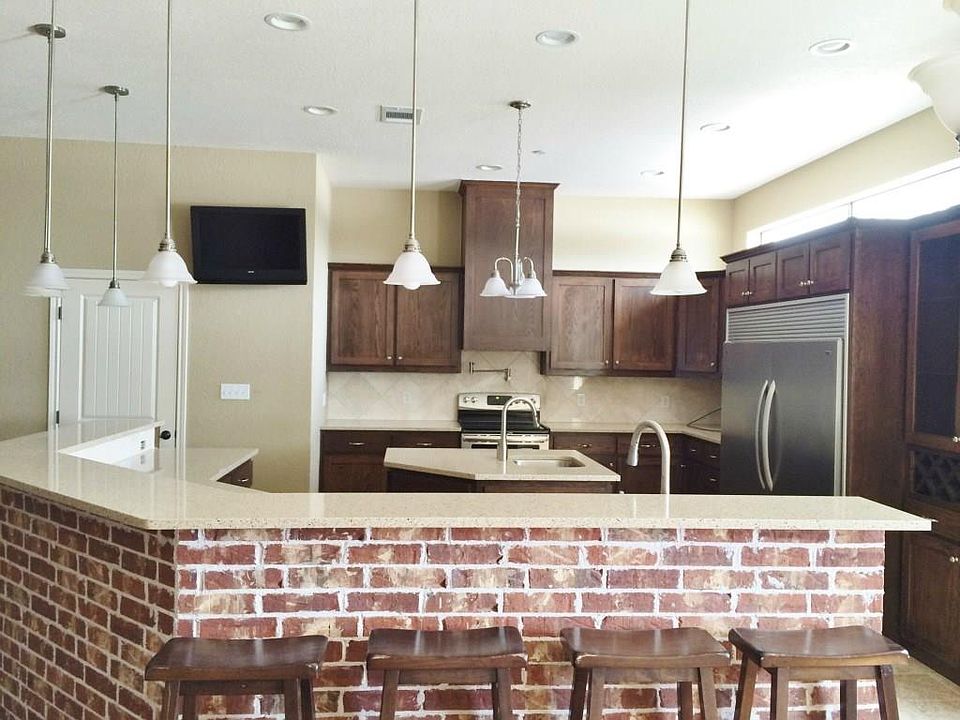 1st image of 406 N Grand Ave Ste 207