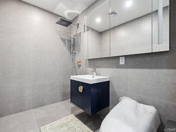 5th image of 38-20 Parsons Boulevard #713