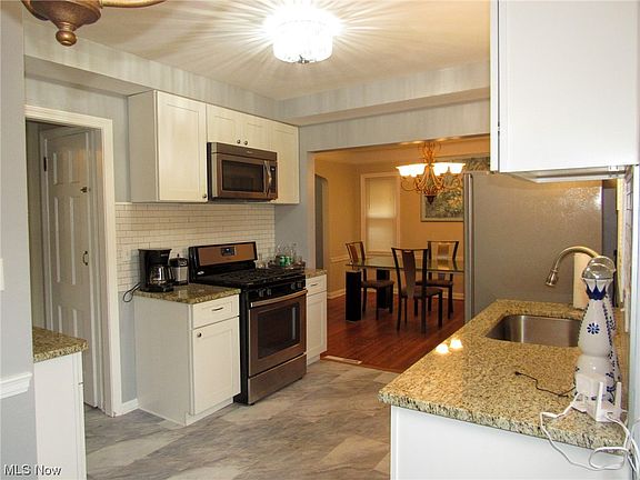 3rd image of 3565 Raymont Blvd