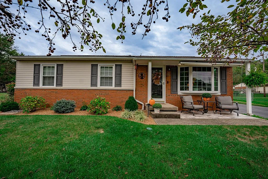 8 Coventry Ct photo 1