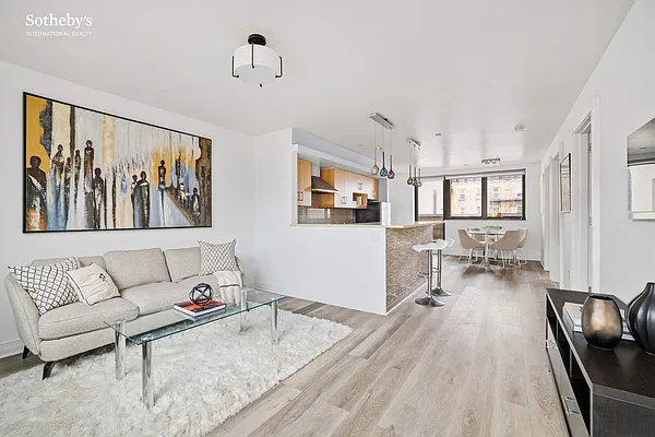 Living room, photo 1