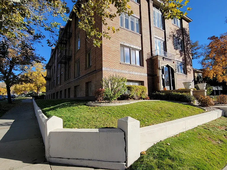 Graylyn Apartments — Photo 2