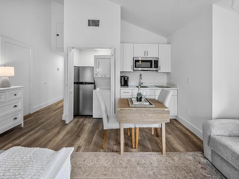 11863 Wimbledon Cir #504 — Photo 7