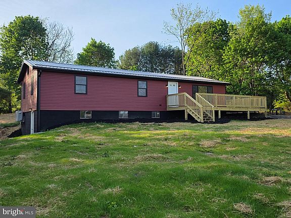 2nd image of 5 Dense Oak Ln