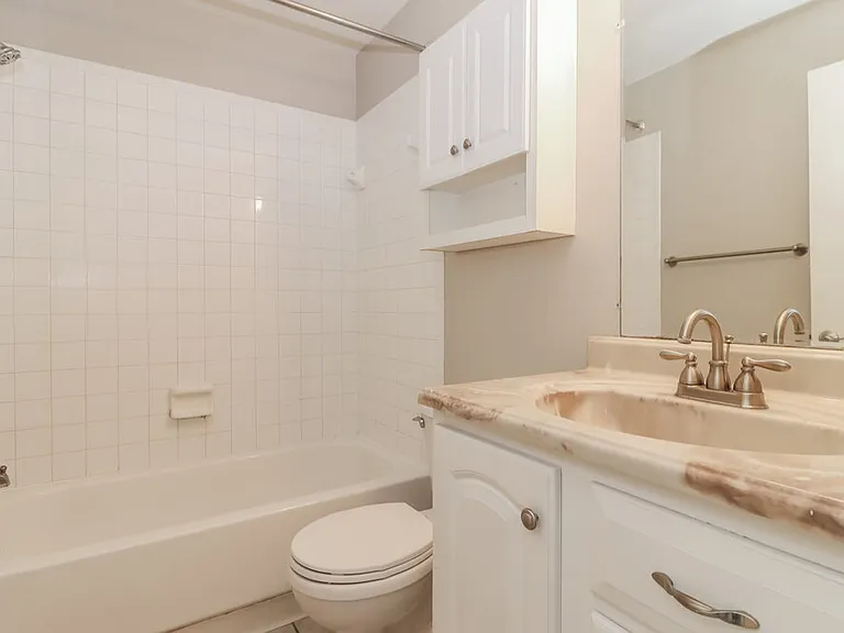 912 Axlewood Cir — Photo 15