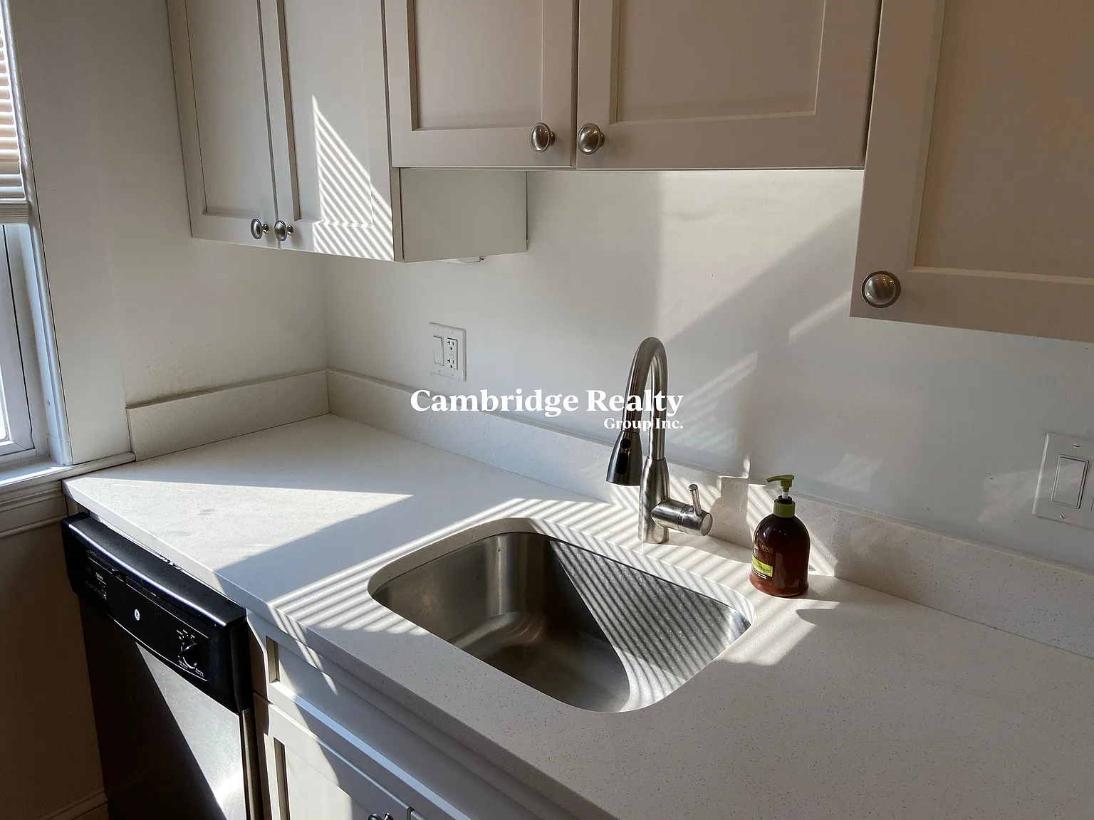 3 bed, 1.0 bath, $2,950 — Photo 4
