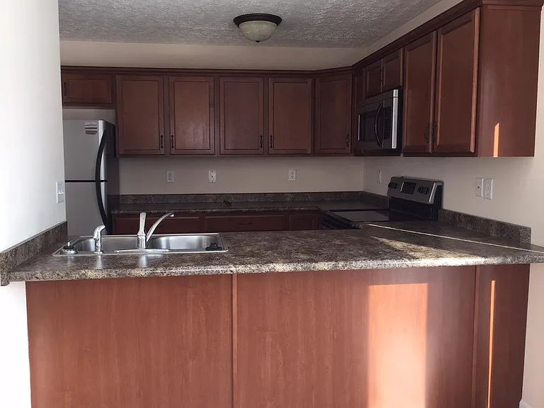 115 Waterpoint Dr — Photo 15