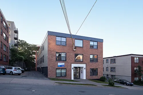 1143 Queen St #32 Photo 1