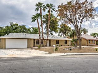 1916 Stonehaven Dr, Las Vegas, NV 89108