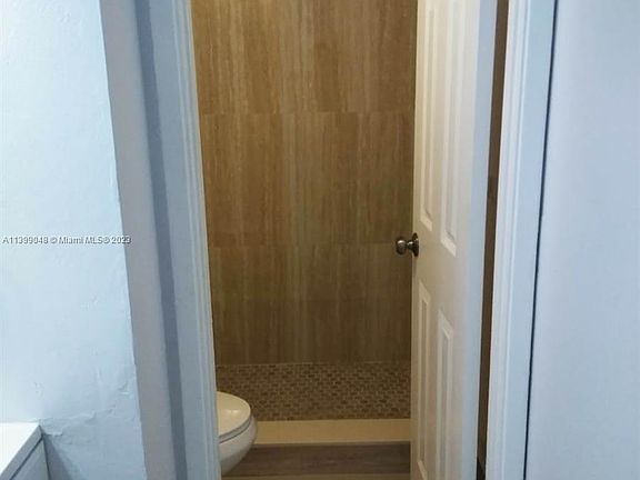 3rd image of 110 Fontainebleau Blvd APT 313