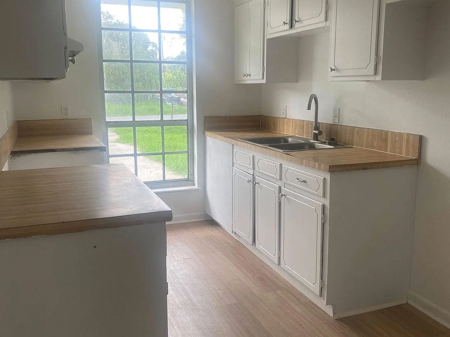 300 Rials Dr - A — Photo 3