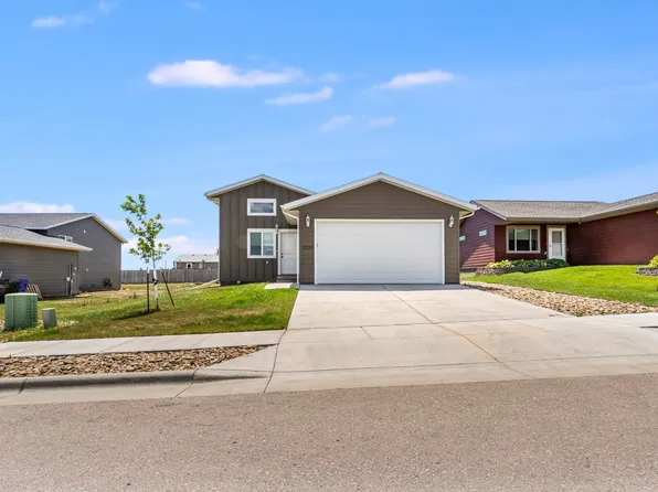 5229 Coal Bank Dr, Rapid City, SD 57701