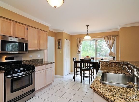 3rd image of 1221 Darnell Dr