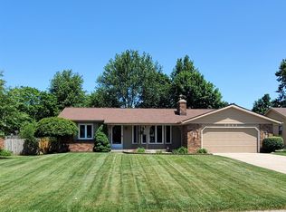 7043 Magnolia Dr, Jenison, MI 49428
