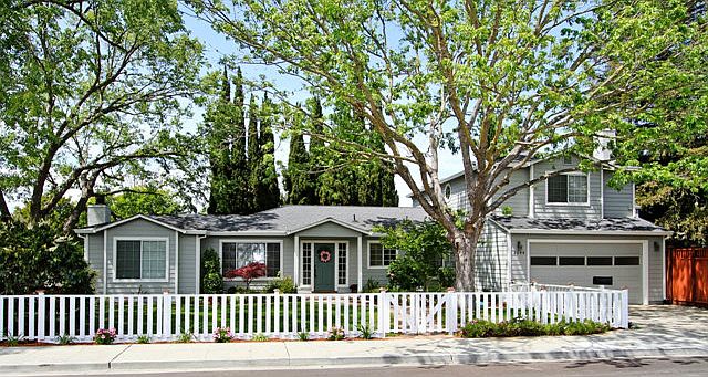 1st image of 2088 Poplar Ave