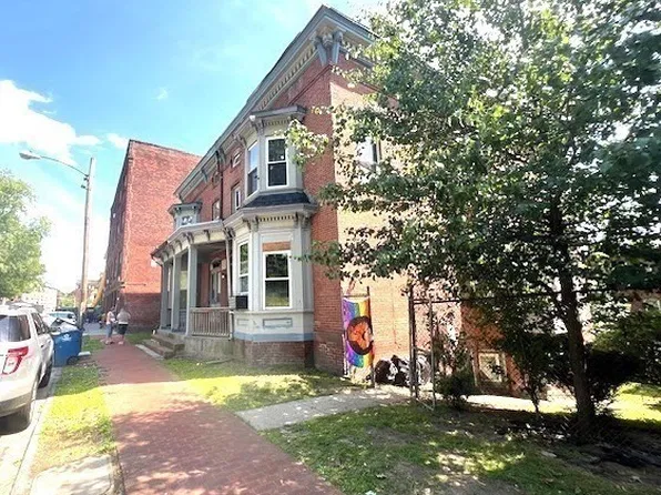 40 Byers St, Springfield, MA 01105