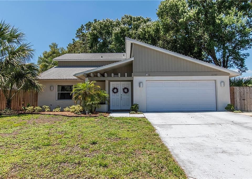 1st image of 15747 Gardenside Ln