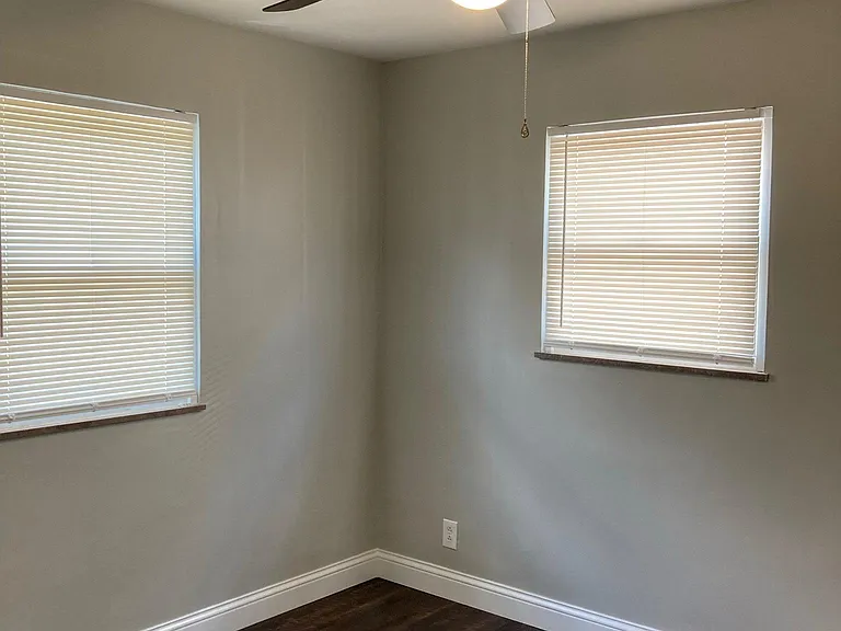 4917 Charlemar Dr — Photo 13