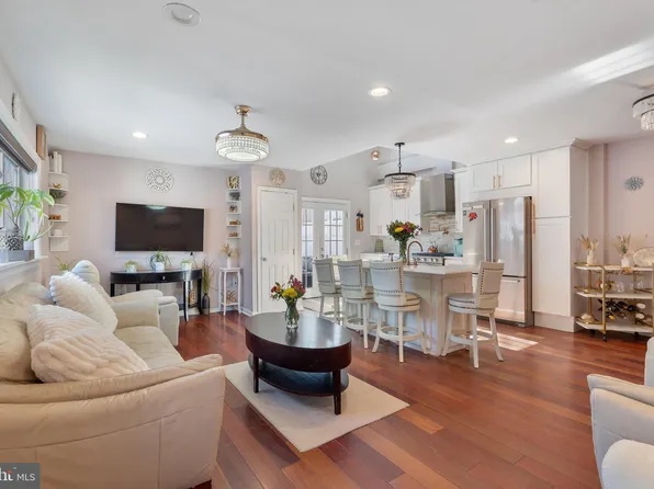 9011 Cloverly Rd, Philadelphia, PA 19136