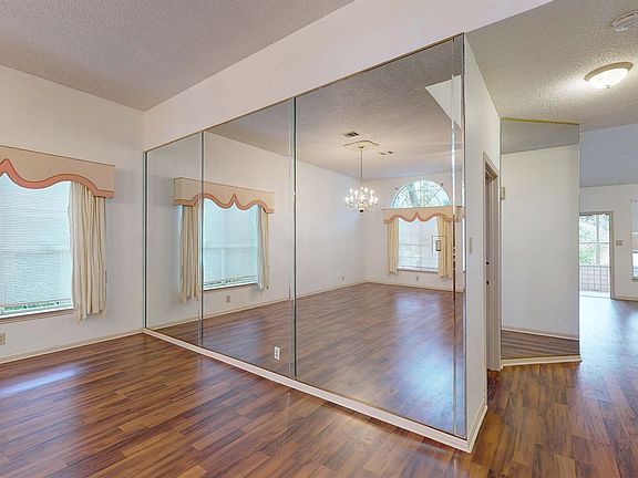4th image of 5207 Cabin Lake Dr