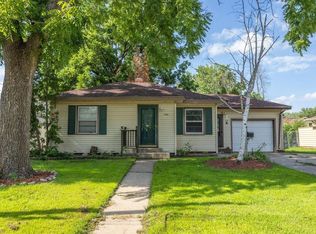 1122 6th St NW, Faribault, MN 55021