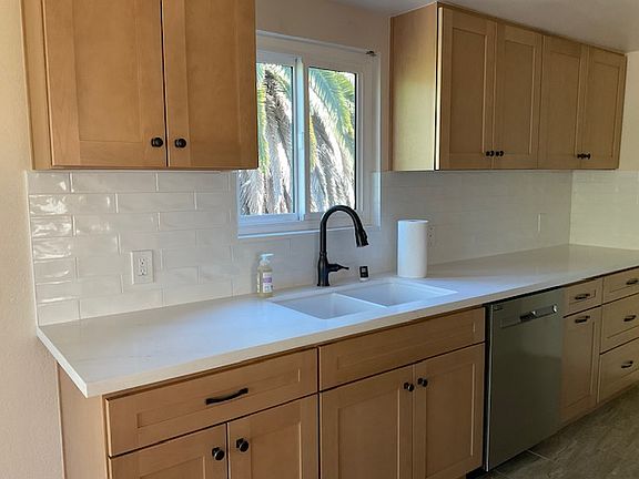 2nd image of 1147 S Leland St APT 7