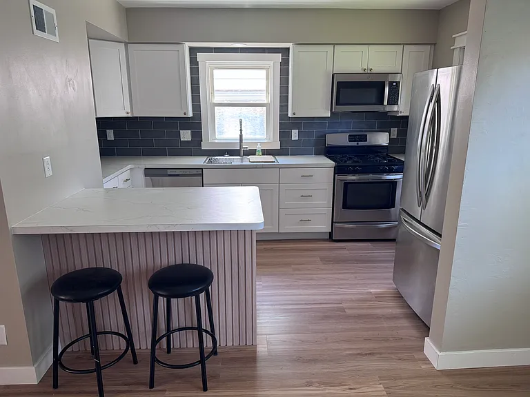 4211 N Gate Ridge Rd — Photo 3