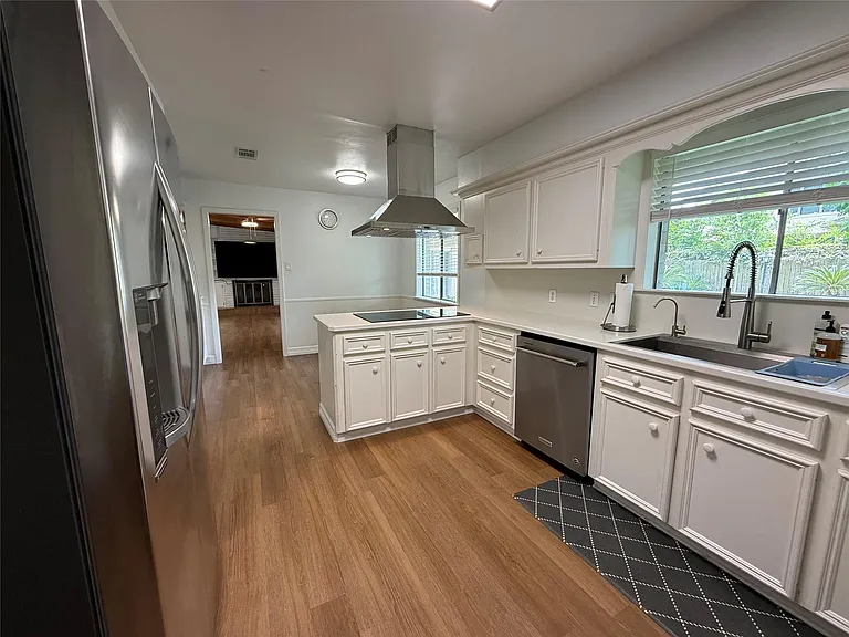 11915 Steppingstone Ln — Photo 16
