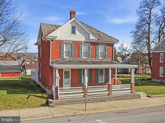4th image of 231 Fairview Ave W