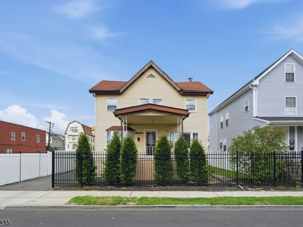 35 Bedford St, East Orange City, NJ 07018