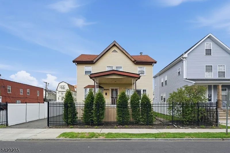 35 Bedford St photo 1